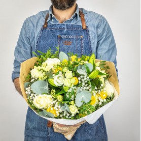 Bouquet de fleurs jaune et blanc