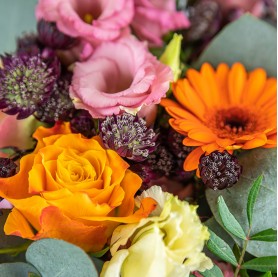 Bouquet de fleurs orange et rose